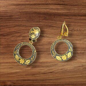 Vintage Gold-Tone Black Enamel Floral‎ Clip-On Earrings With Open Circle Design